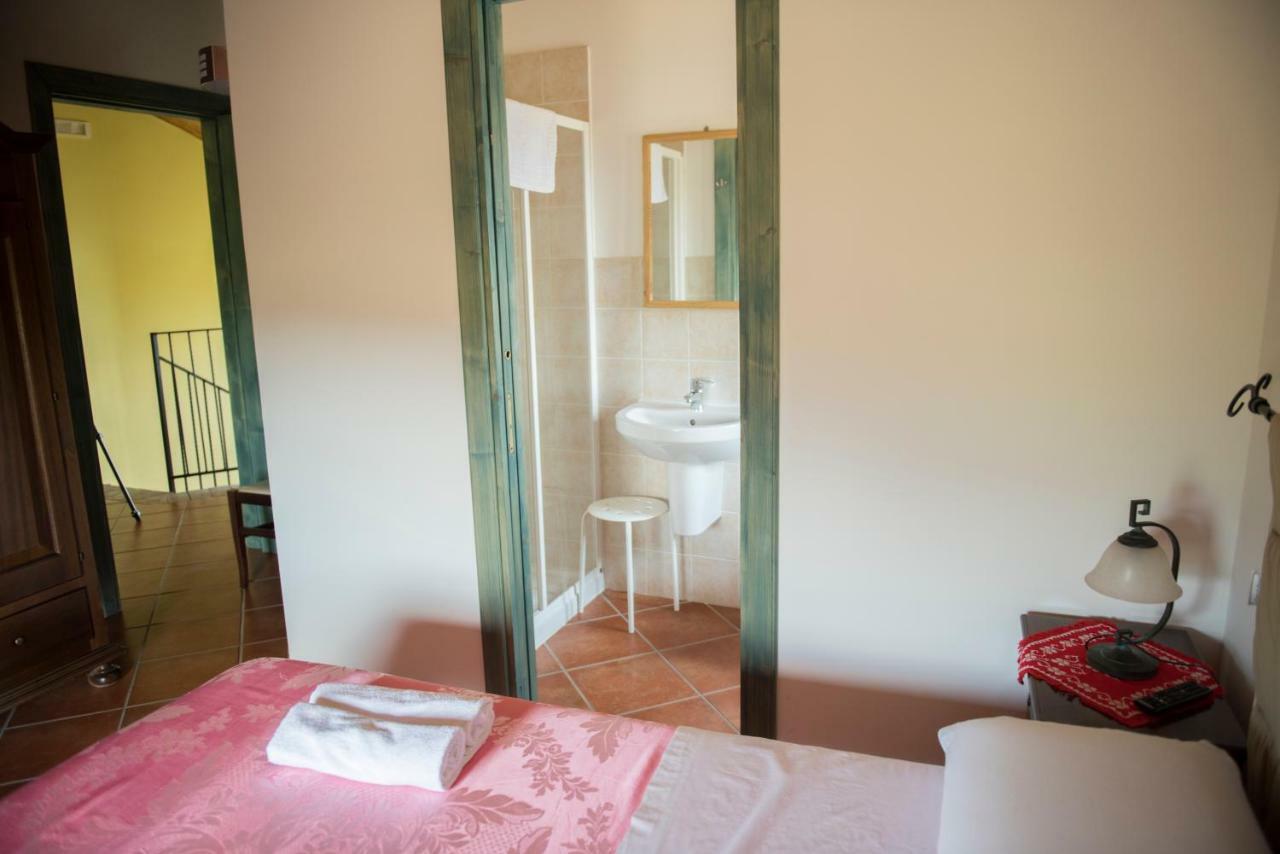 B&B Rifugio Tra Gli Ulivi Campagna Eksteriør bilde